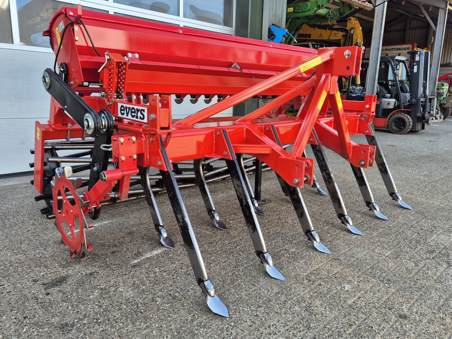 Evers Mustang Cultivator met zaaibak | Weinig gebruikt