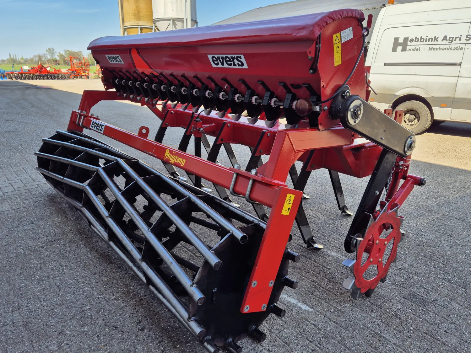 Evers Mustang Cultivator met zaaibak | Weinig gebruikt
