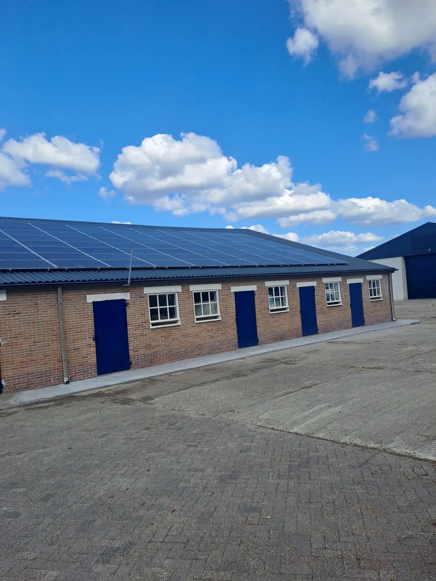 Zonnepanelen 60 stuks, 275W - 6 Jaar Oud met Omvormer