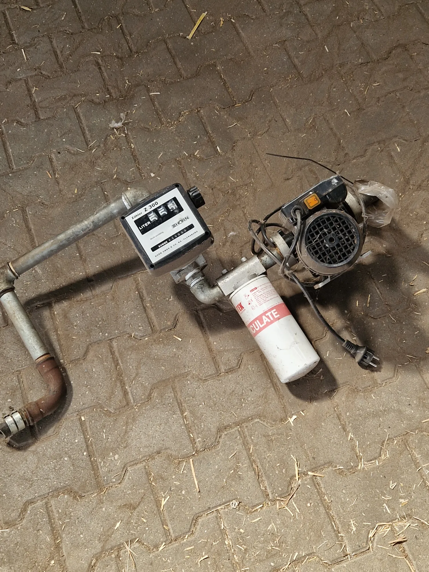 Dieselunit met filter & teller - Nieuwstaat - €100