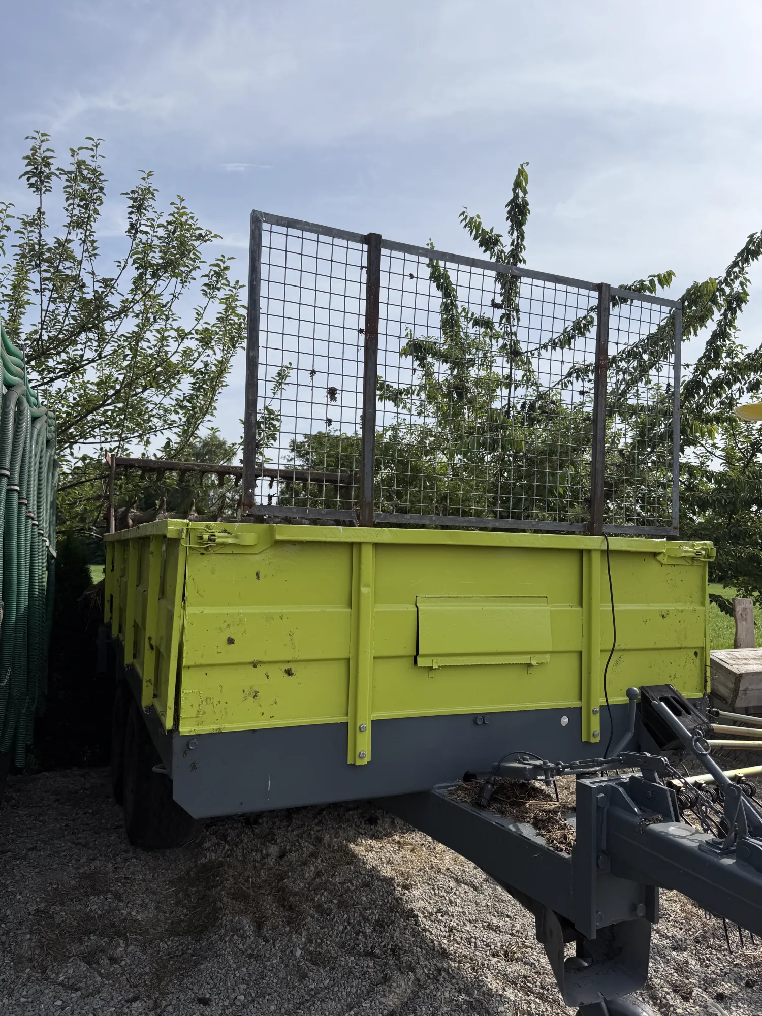 8 Ton Mestverspreider - Gereviseerd | Nieuwe Bodem & Zijwanden