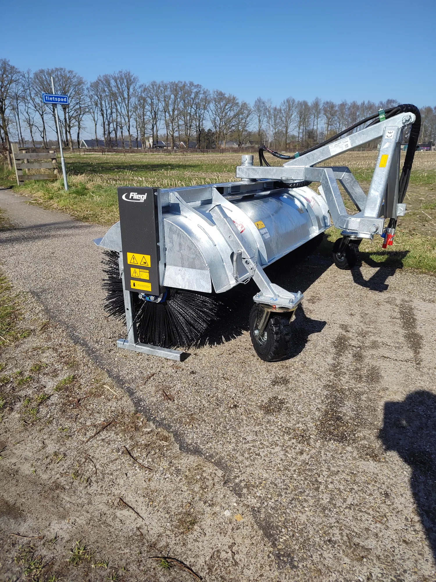 FLIEGL Kehrmaschine 2300mm - Robust und verzinkt