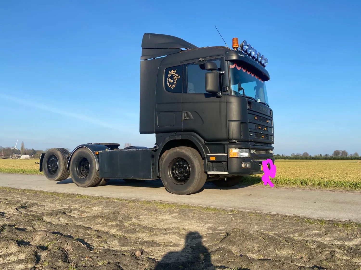 Scania V8 Truck - Switchable Front Axle, Air Suspension