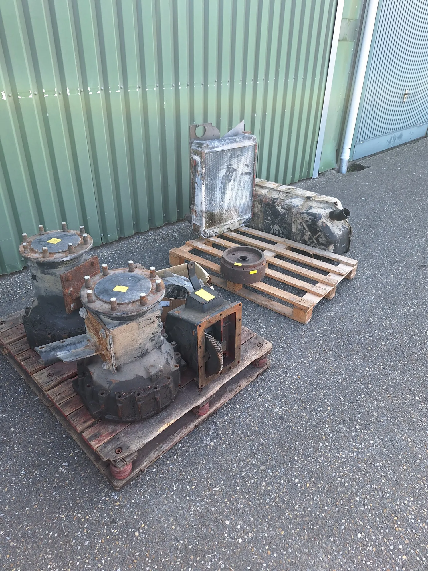 Onderdelen 1455: Trompetten, Aandrijfkast, Tank & Radiateur