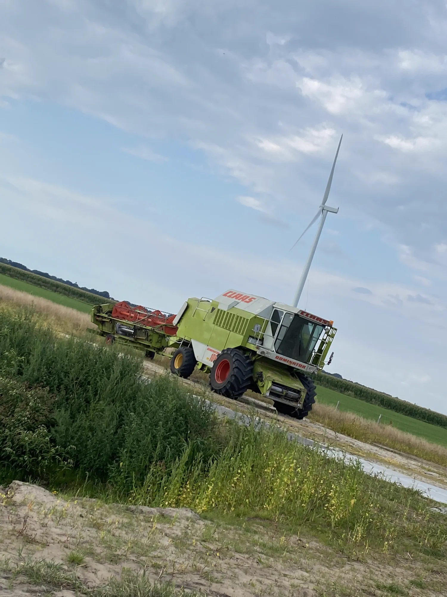 Claas Dominator 108 SL Pijp Gezocht | Onderdelen