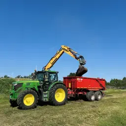 John Deere 6R huren - Incl. chauffeur & aanbouwdelen