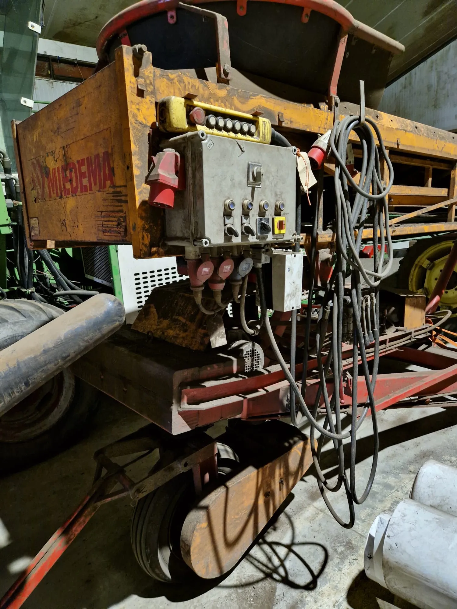 Miedema BV 115-70 Boxenvuller - Elektrisch Bediend