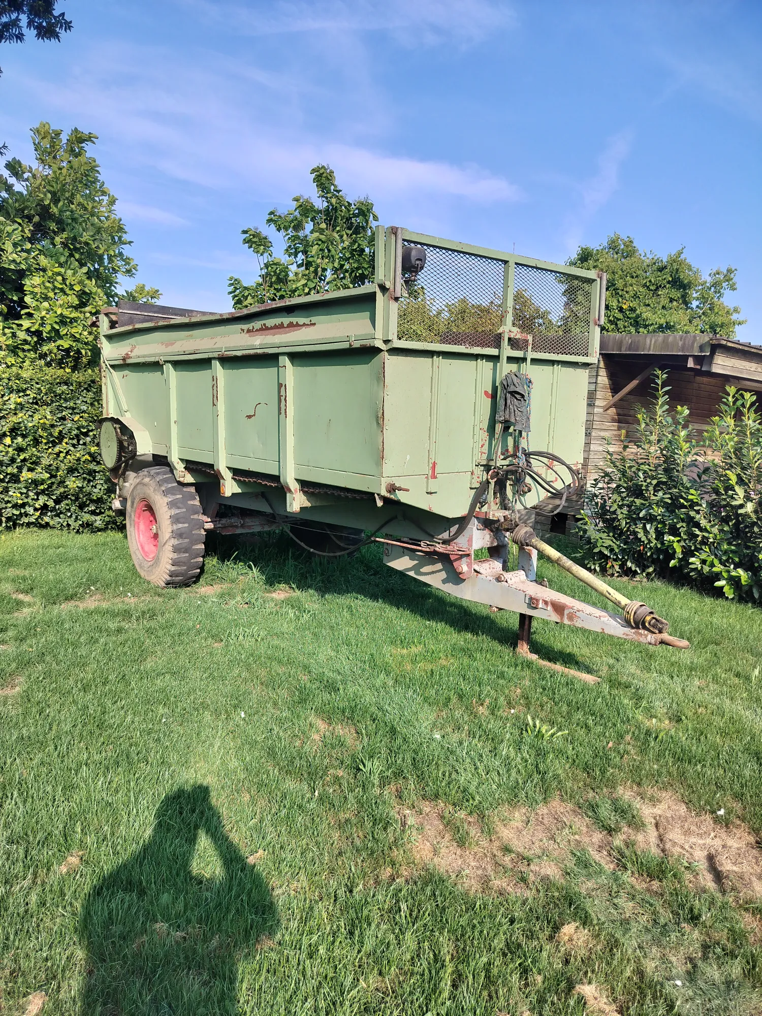 Meststrooier - 7 ton - Te Koop