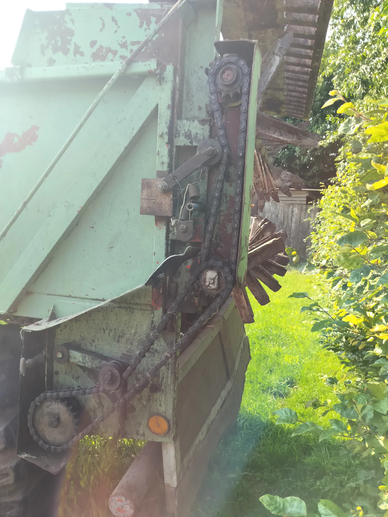 Meststrooier - 7 ton - Te Koop