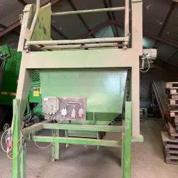 Doseerbunker met onderlosband te koop