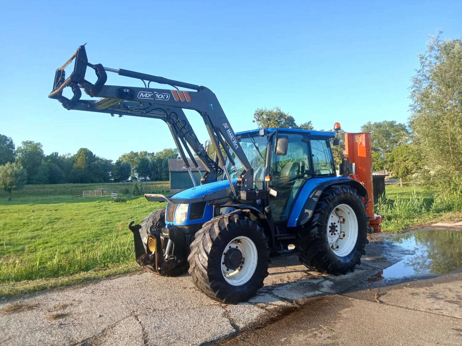 New Holland TL100A Tractor | 2008, Voorlader & Fronthef