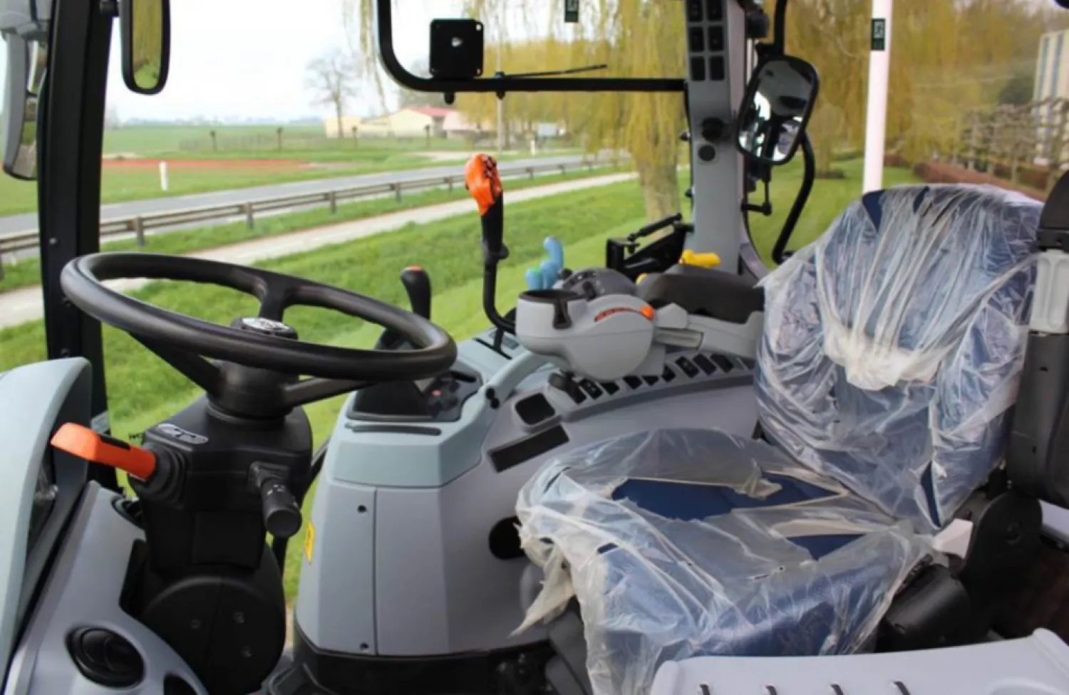 New Holland T6.155 | 2021, 555 Stunden | Zu verkaufen