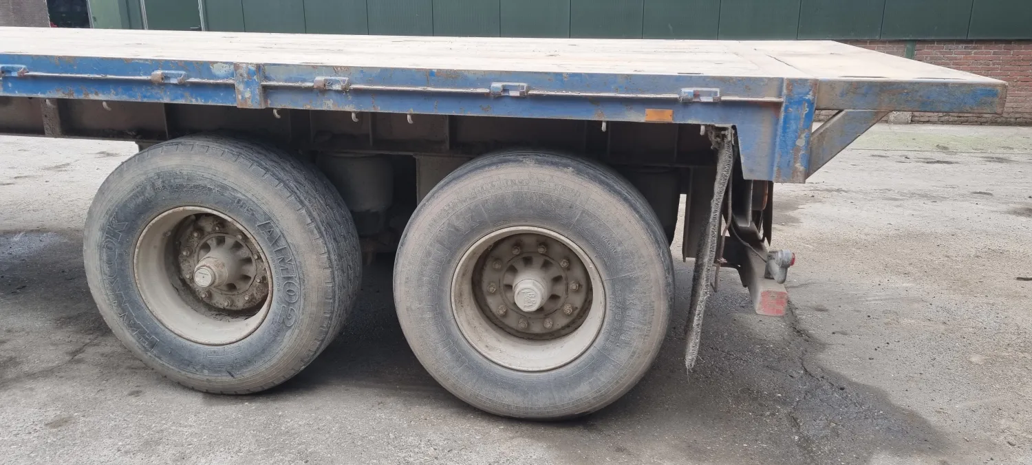 Aanhangwagen te Koop - 8.2m x 2.5m - Met Kenteken