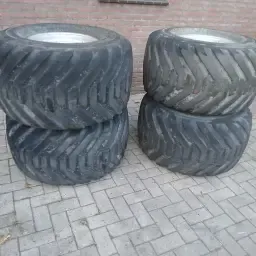 https://cdn.farmtrade.nl/media/154824/conversions/8G6NMg-thumbnail.webp