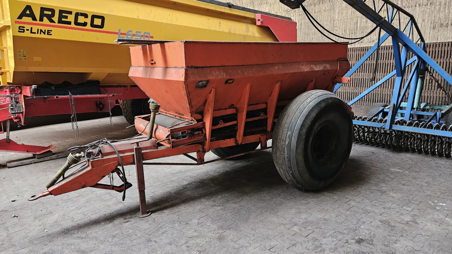Kalkstrooier 3 ton - Goed onderhouden