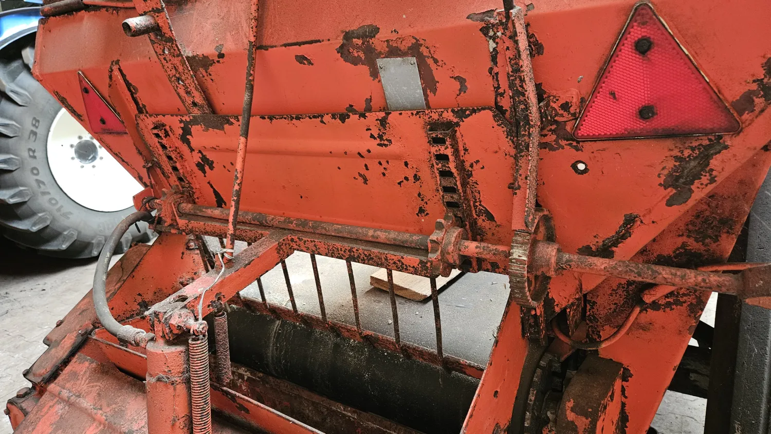 Kalkstrooier 3 ton - Goed onderhouden