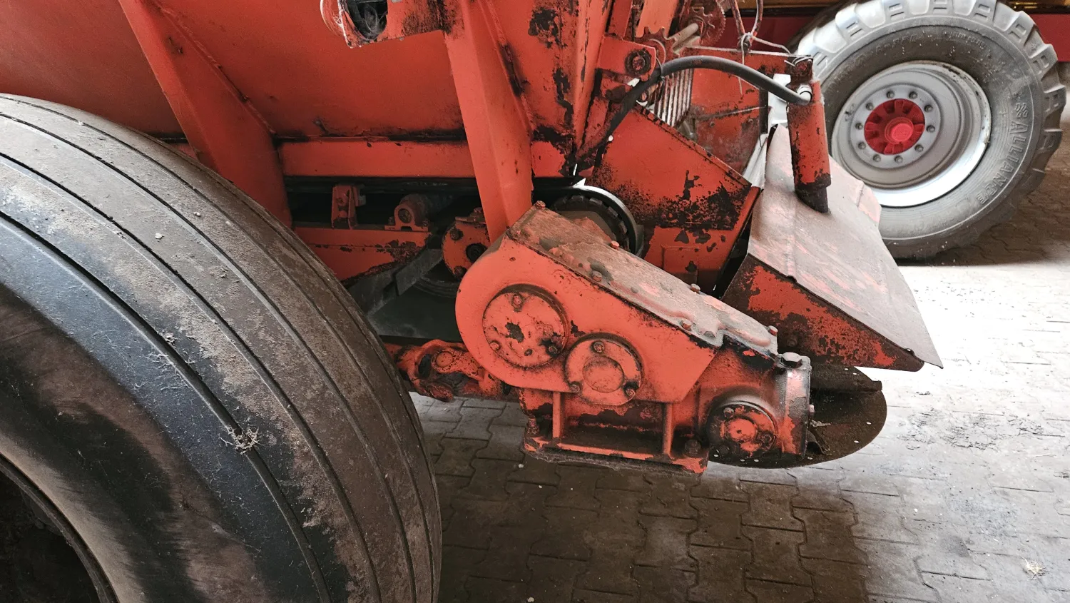 Kalkstrooier 3 ton - Goed onderhouden