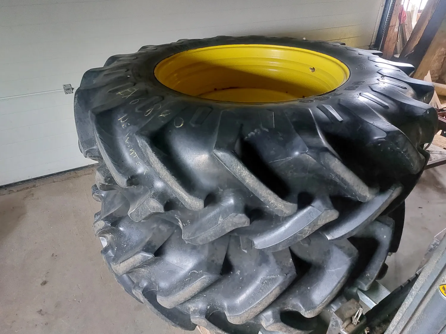 Ploegbanden Pirelli Palude 20.8 R38 - Goede staat