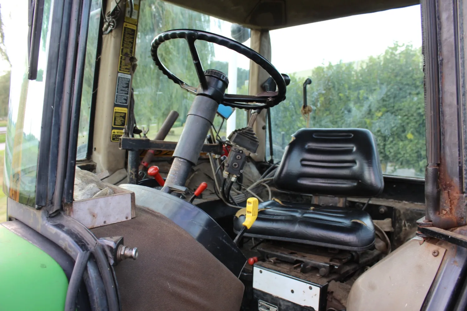 John Deere 4055 Traktor - 1990, 14000 Stunden