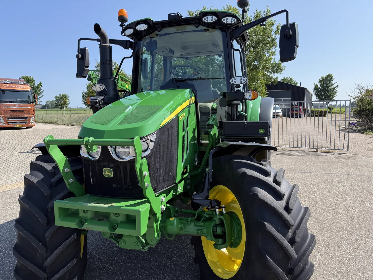 John Deere 6120M | 2022 | 870 draaiuren | Nieuwstaat