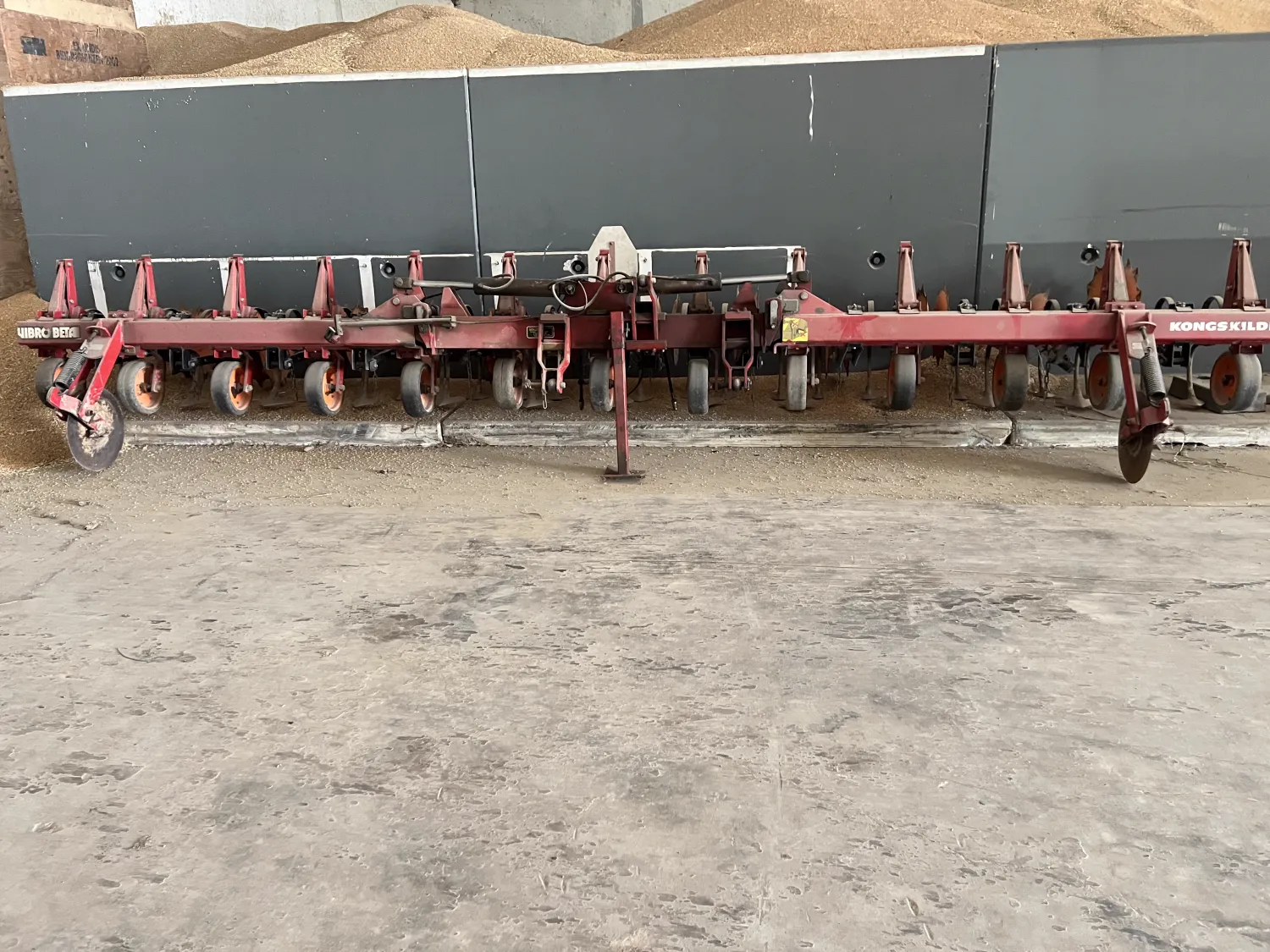 Kongskilde Viber Beta 12 Rij Schoffelmachine | Akkerbouw