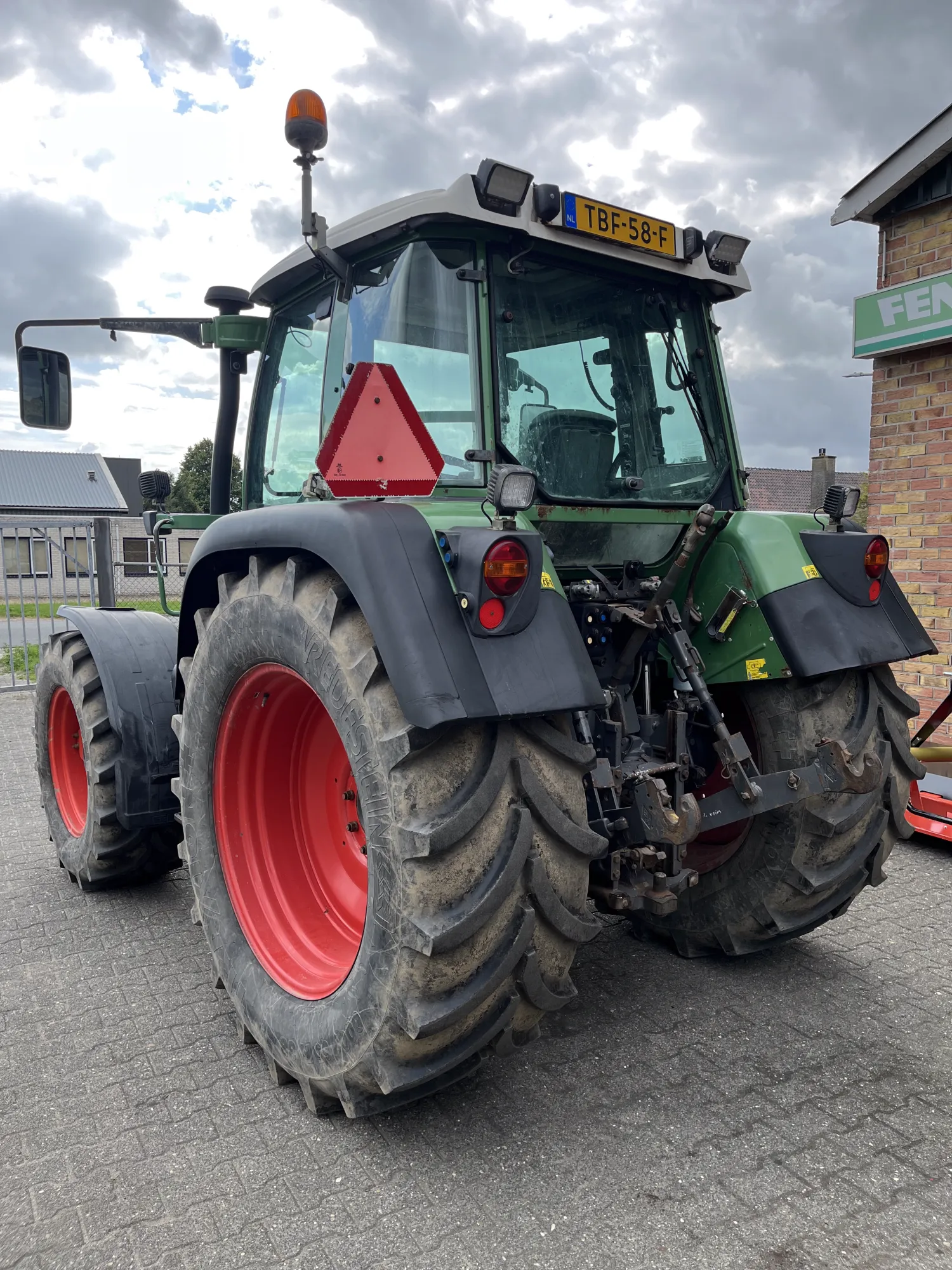 Fendt 312 Vario TMS: Fronthef, Geveerd, Airco - Direct Inzetbaar