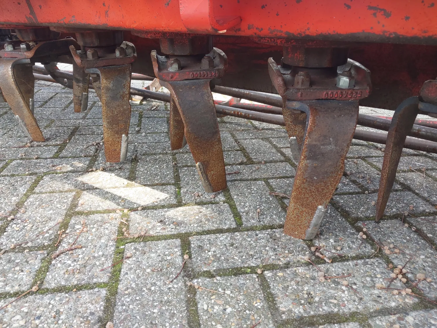 Kuhn HRB 301 D rotorkopegge | Geharde tanden