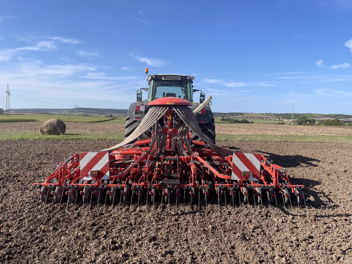 Graan & Grasland zaaien: Fendt Vario met Kuhn zaaitechniek