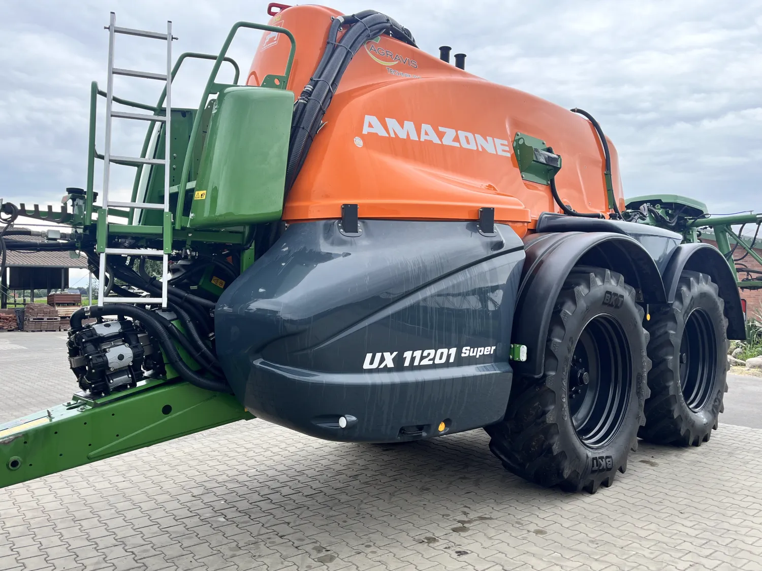 Amazeone UX 11201 Spuit (2022) te koop - 45m boom