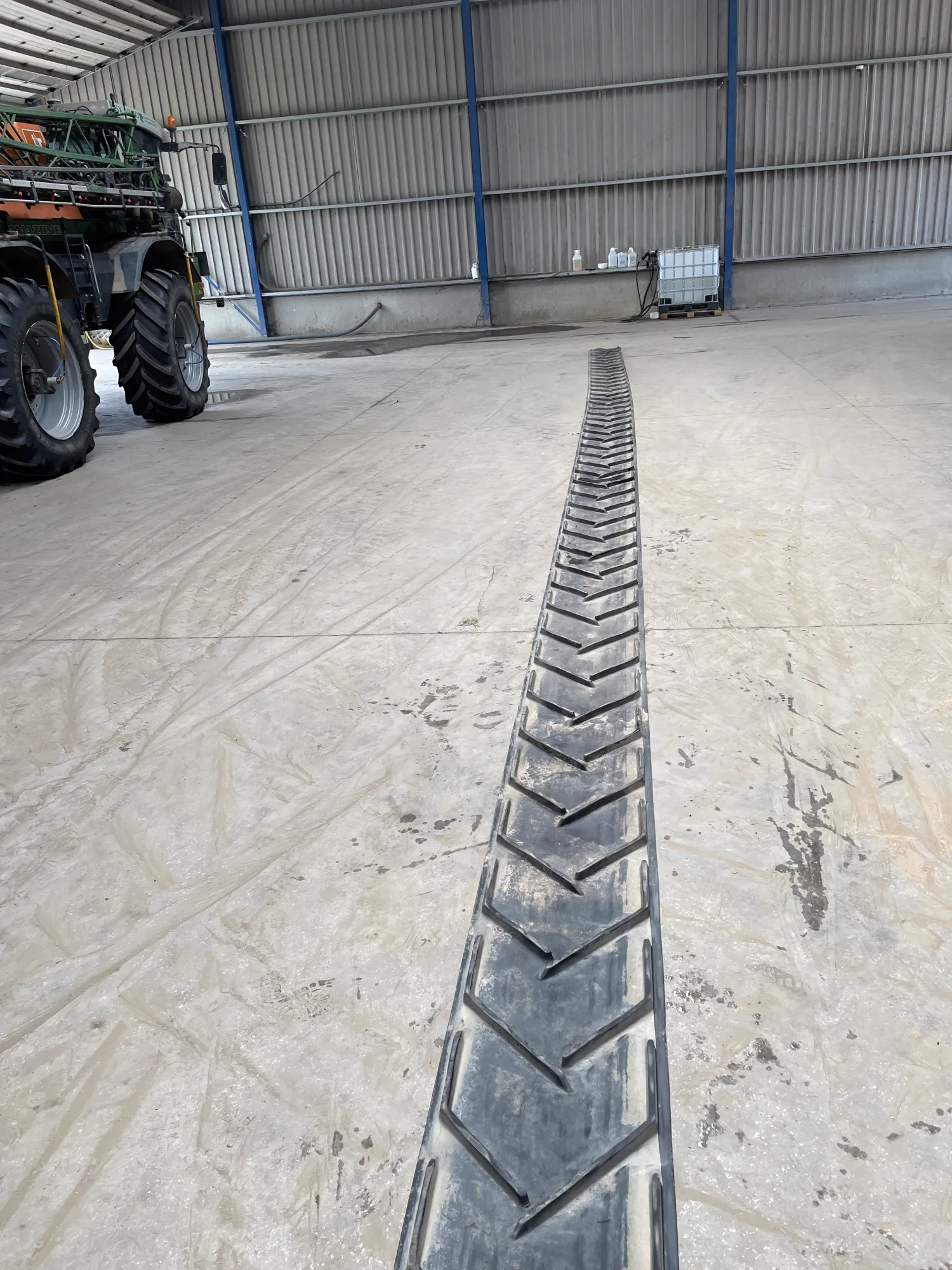 Przenośnik Taśmowy 15m x 50cm | Efektywny Transport Wewnętrzny