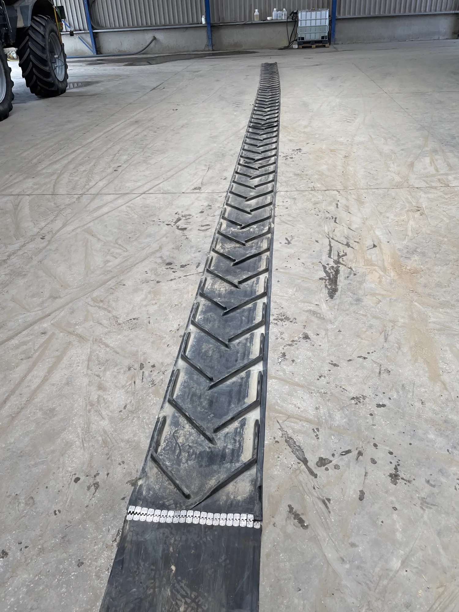 Przenośnik Taśmowy 15m x 50cm | Efektywny Transport Wewnętrzny