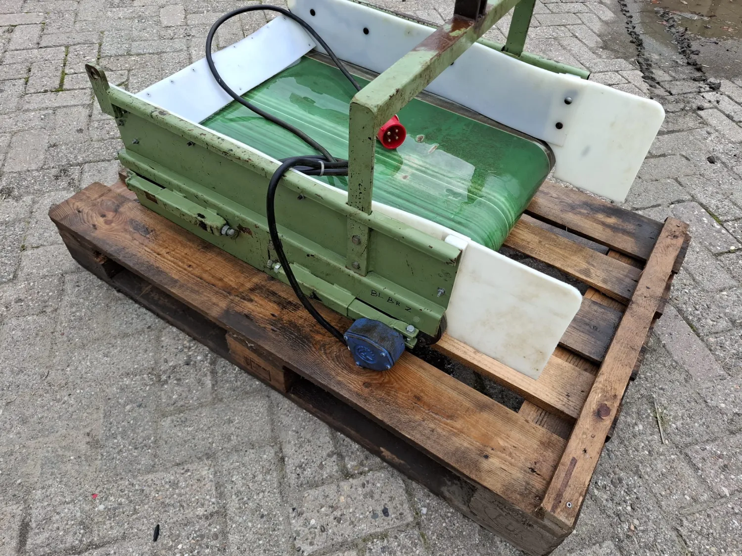 Przenośnik Taśmowy 75cm x 60cm z Silnikiem Bębnowym - 500 EUR netto