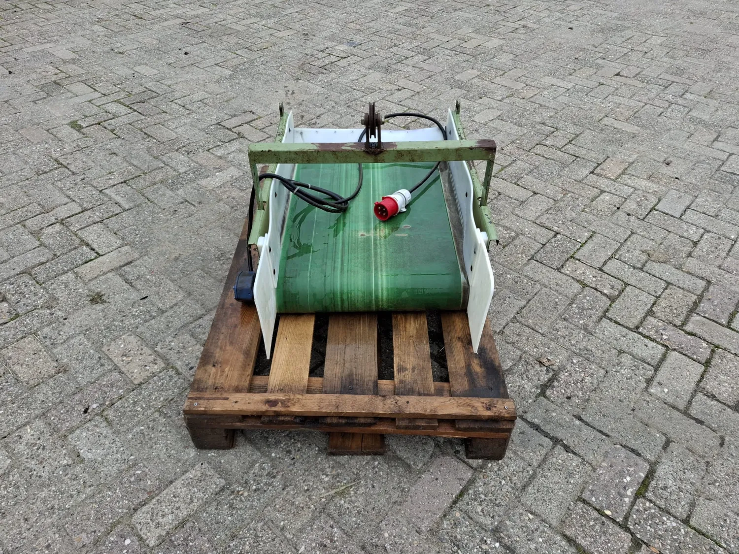 Przenośnik Taśmowy 75cm x 60cm z Silnikiem Bębnowym - 500 EUR netto