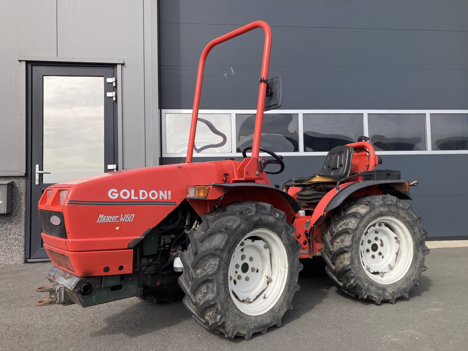 Goldoni Maxter W60 Smalsporet Traktor - 2004, 55 HK, 4x4