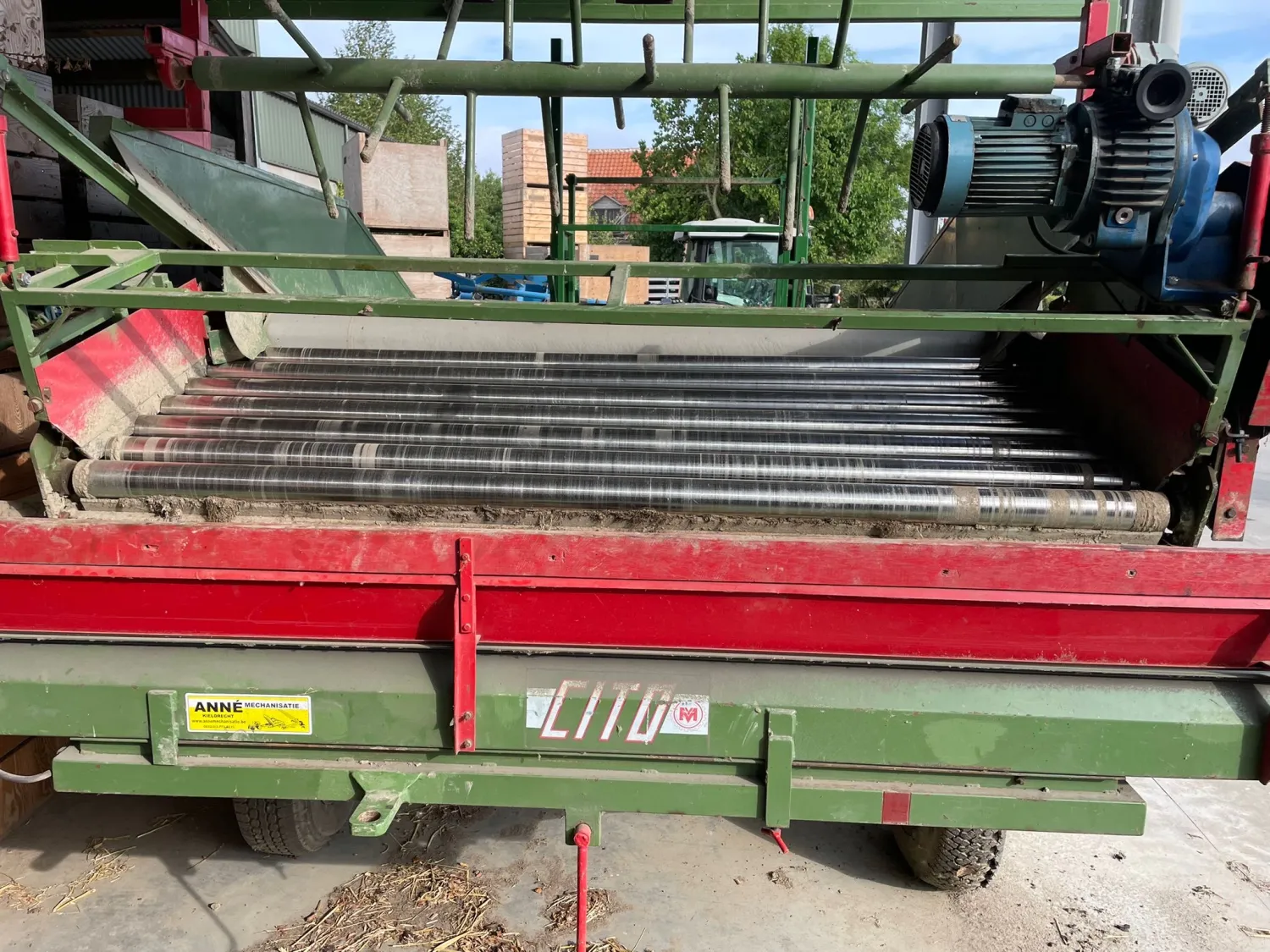 Receiving Hopper 2.40m Wide - Ready to Use