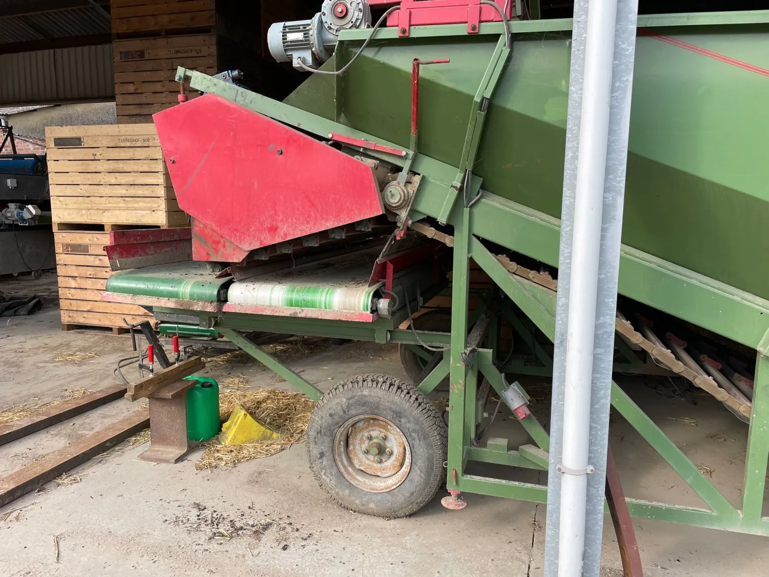 Receiving Hopper 2.40m Wide - Ready to Use