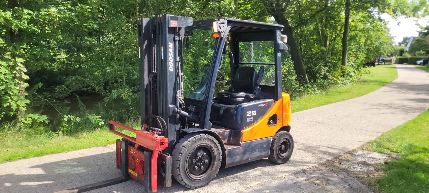 Doosan D25s Heftruck 2012, Weinig Uren