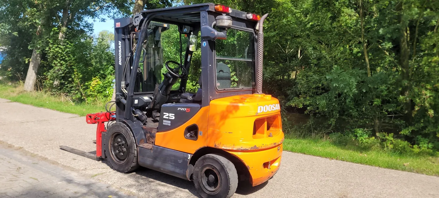 Doosan D25s Heftruck 2012, Weinig Uren
