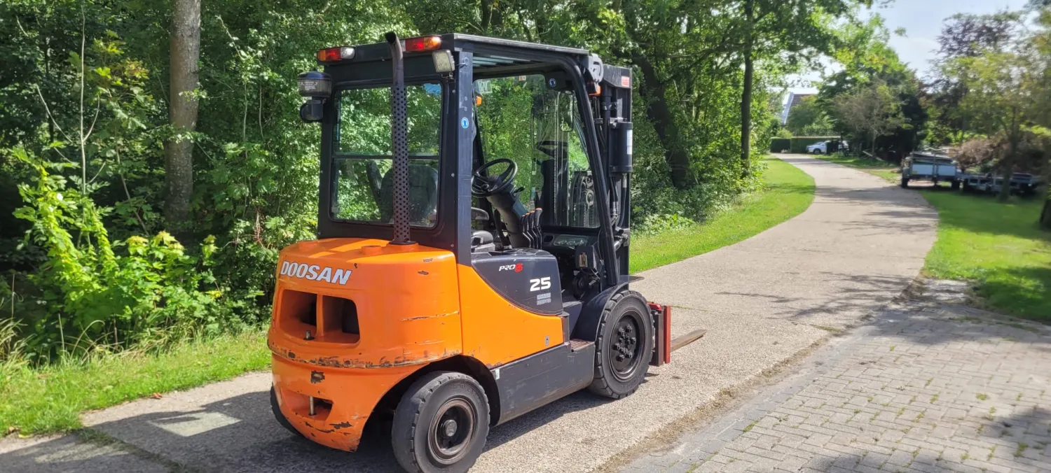 Doosan D25s Heftruck 2012, Weinig Uren