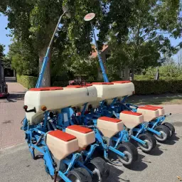 Semoir à maïs Monosem PNU 6 rangs | Dga Machinehandel