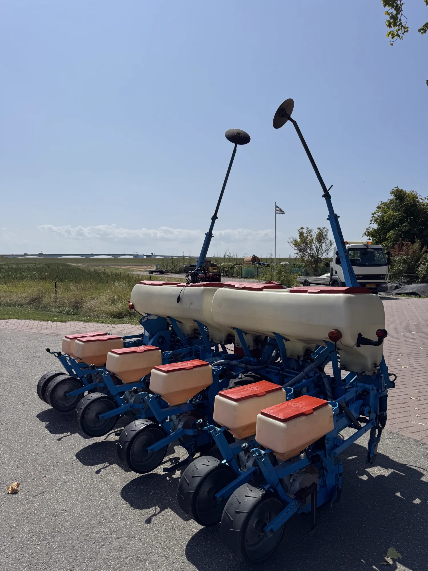 Semoir à maïs Monosem PNU 6 rangs | Dga Machinehandel