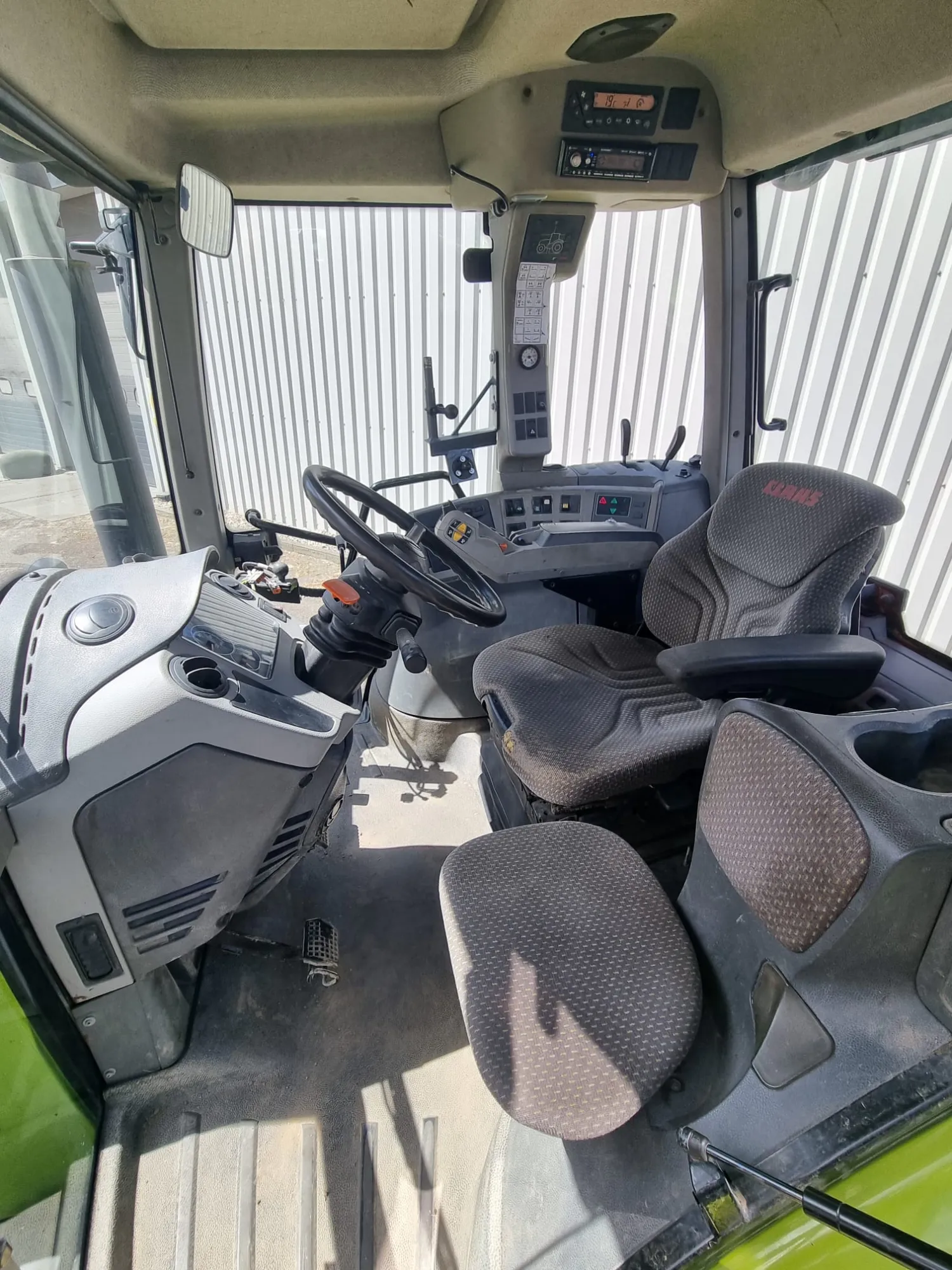 Claas Arion 620 (2008) | 135 HK, affjedret foraksel & AC
