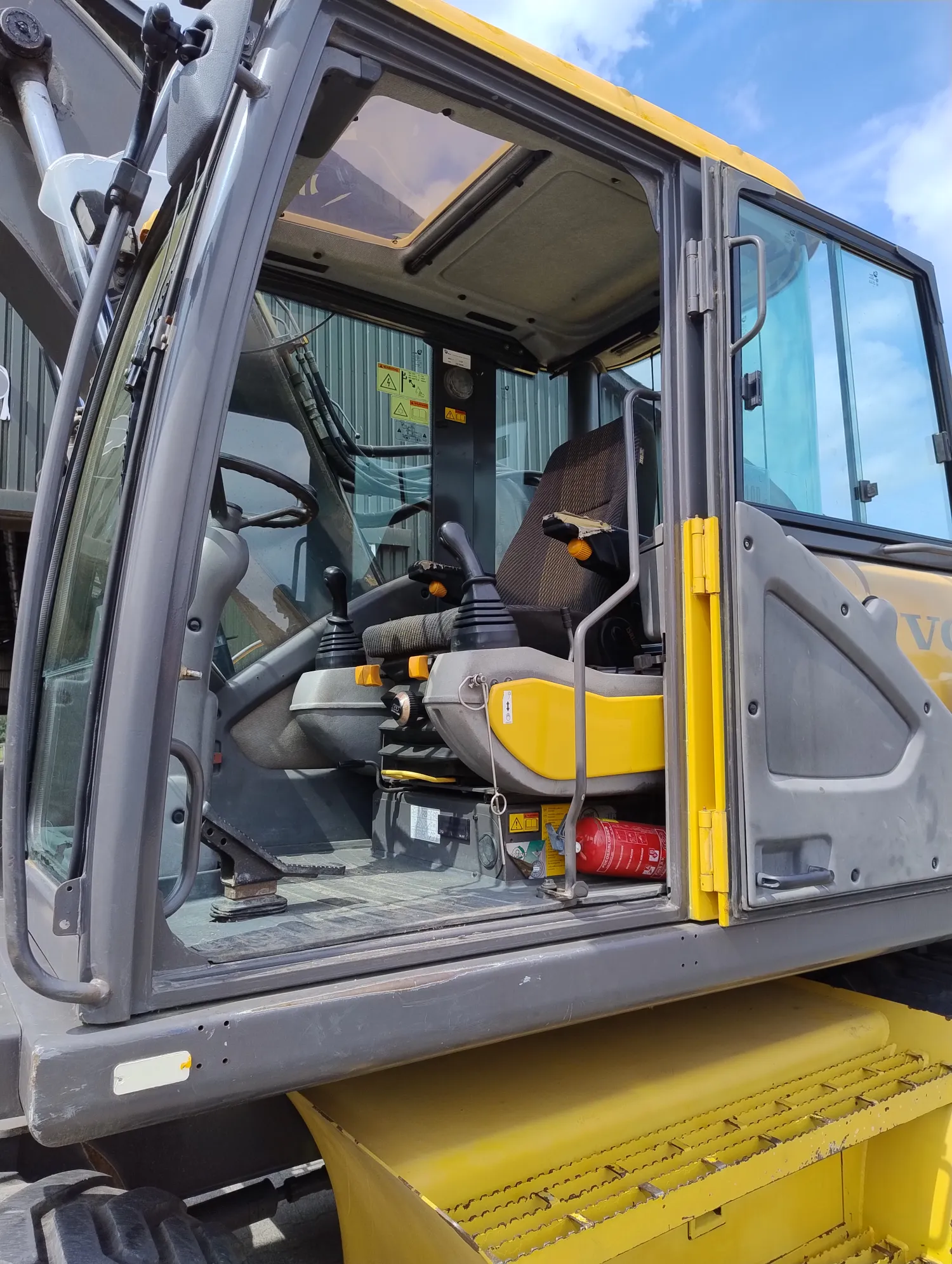 Volvo EW160 Mobile Excavator - 2002 Model, Well-Maintained