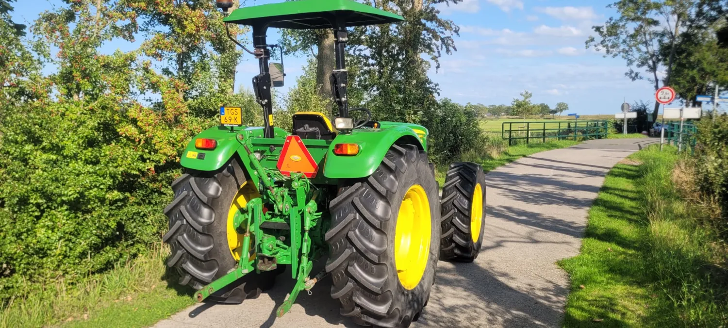 John Deere 5065E Til Salg | Få Timer