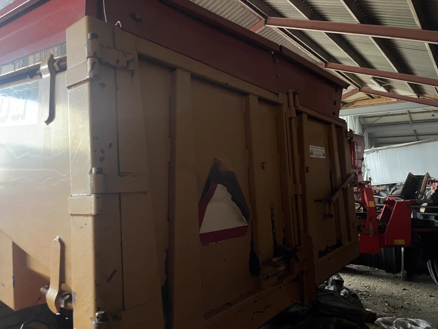 Peecon KW15000 Tipper '98 | Hydraulically Braked and Steered