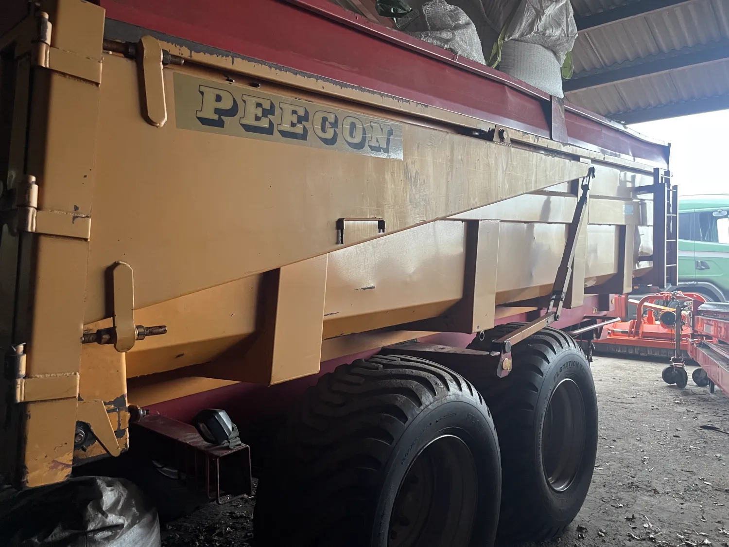 Peecon KW15000 Tipper '98 | Hydraulically Braked and Steered