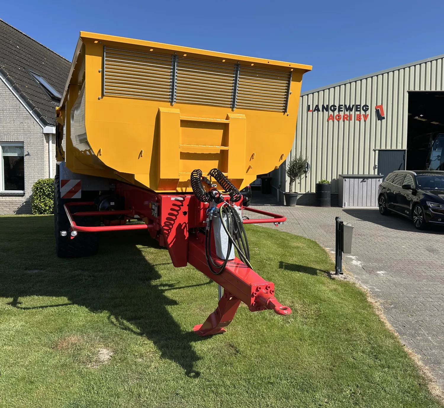 New Tipper for Sale: Hydraulic, Air Brakes & LED Lighting