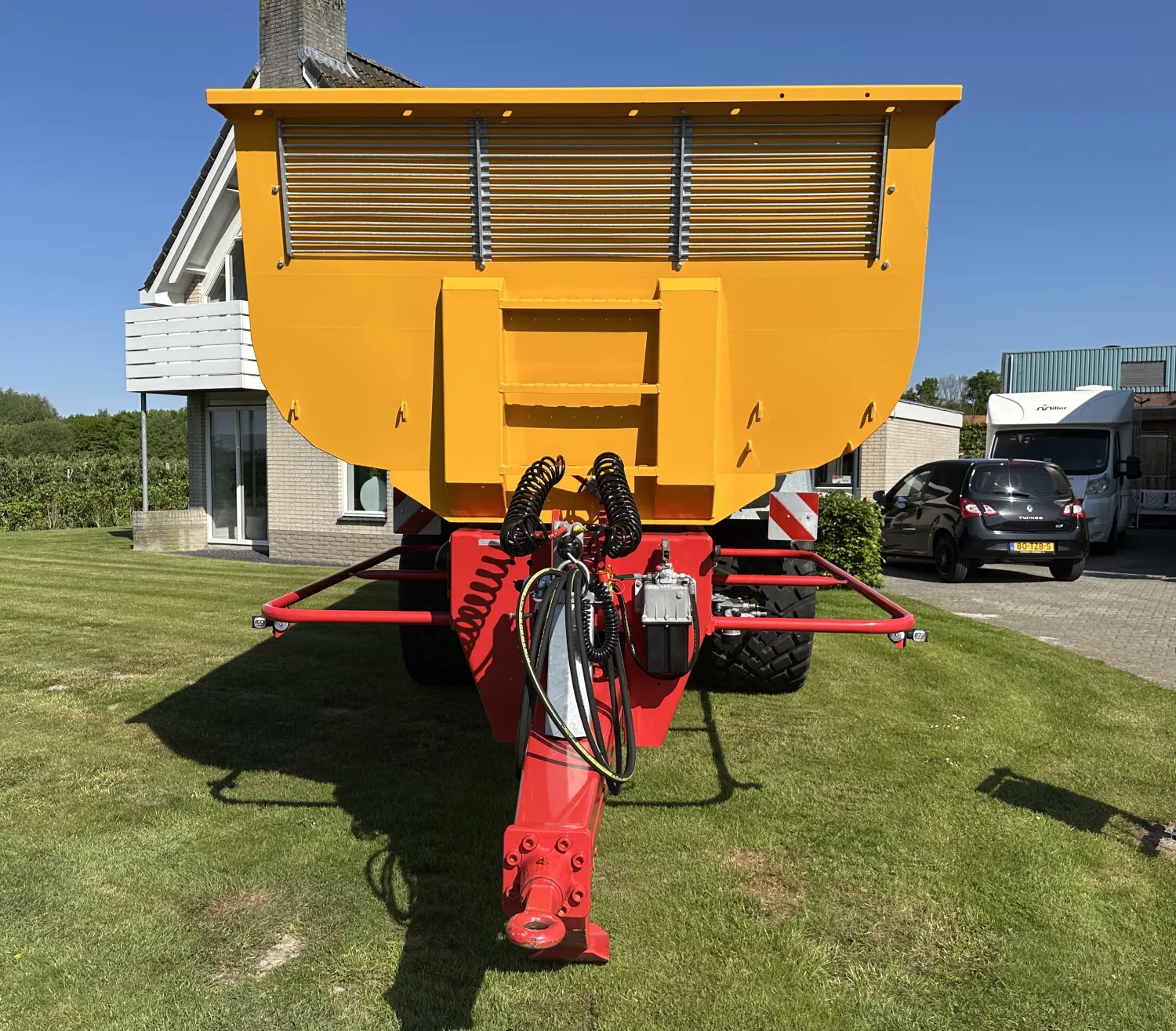 New Tipper for Sale: Hydraulic, Air Brakes & LED Lighting