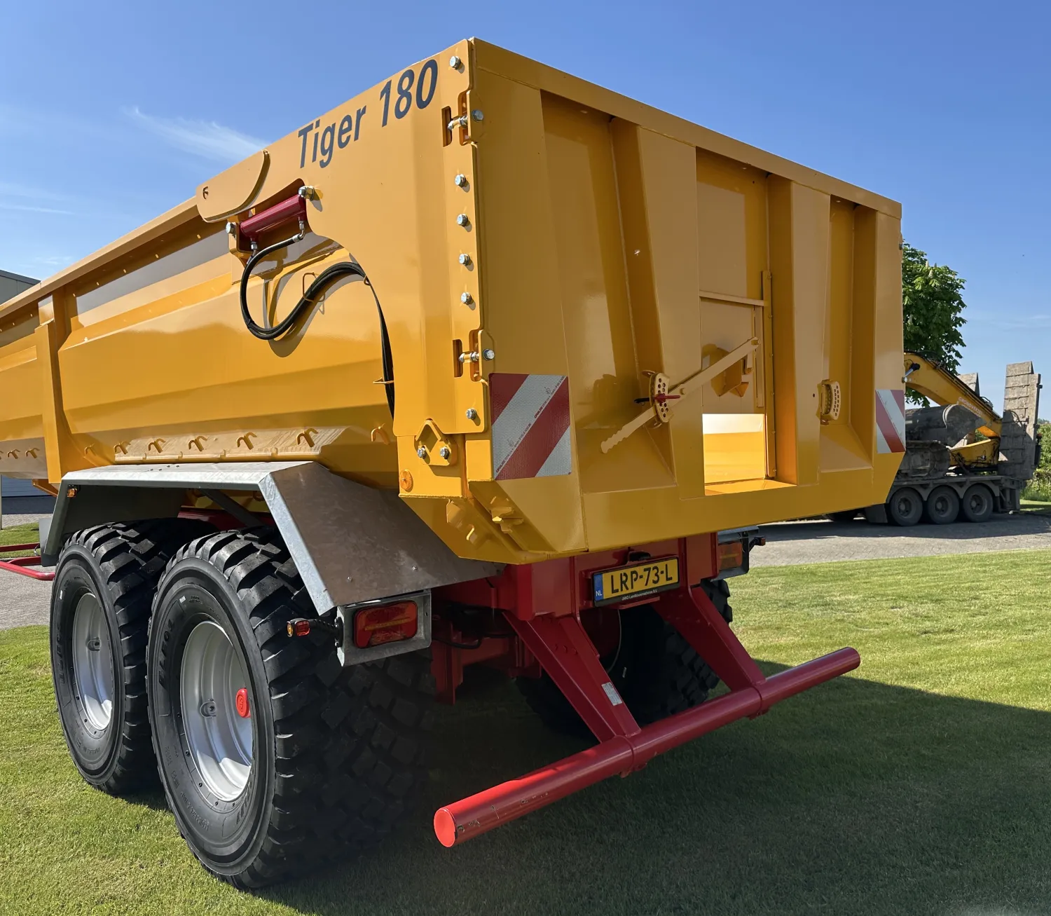New Tipper for Sale: Hydraulic, Air Brakes & LED Lighting