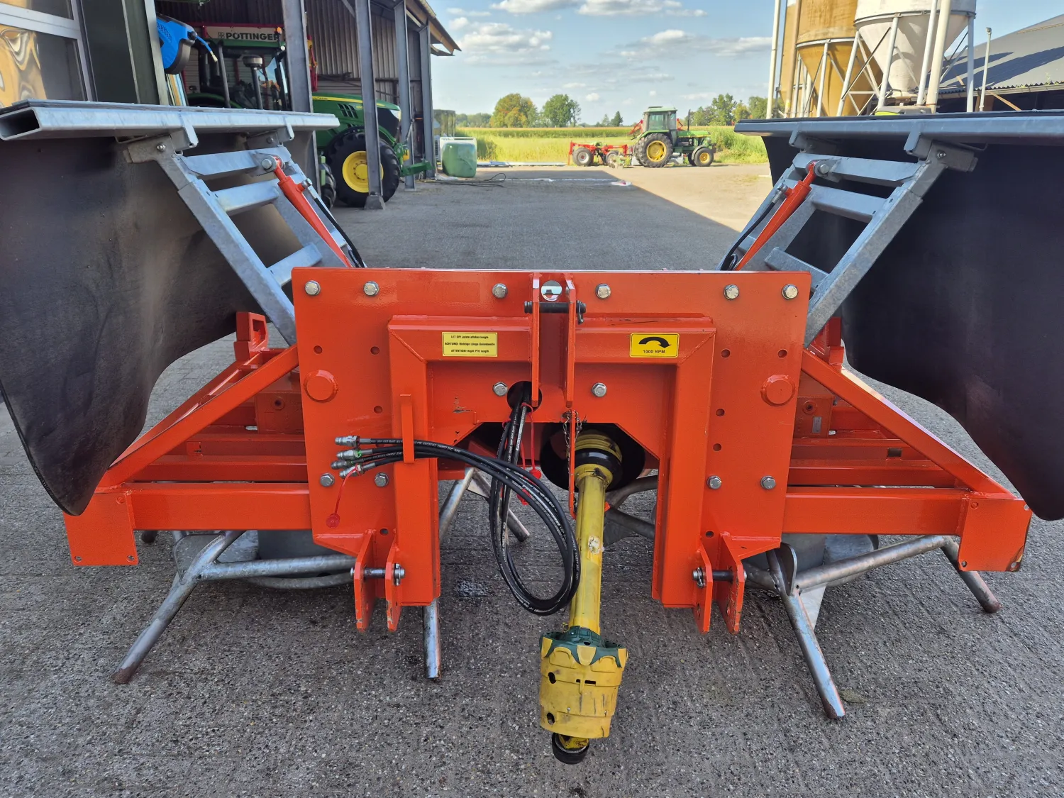 Holaras Jumbo KF Distribuidor Ensilaje - 2021, Frontal